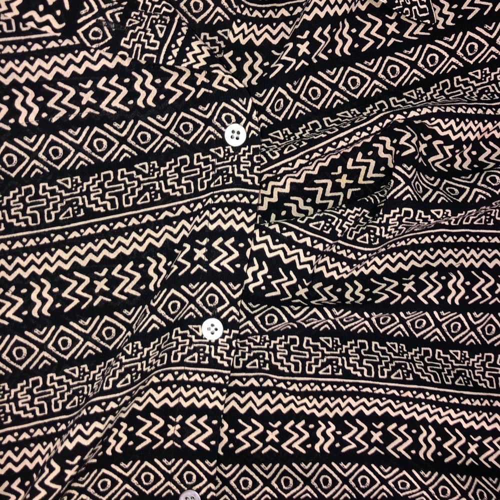 Aztec designed blouse - Picture 3 of 3